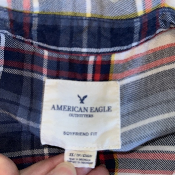 Aeo boyfriend fit button down shirt plaid blue white red in XS cotton blend - Picture 5 of 10